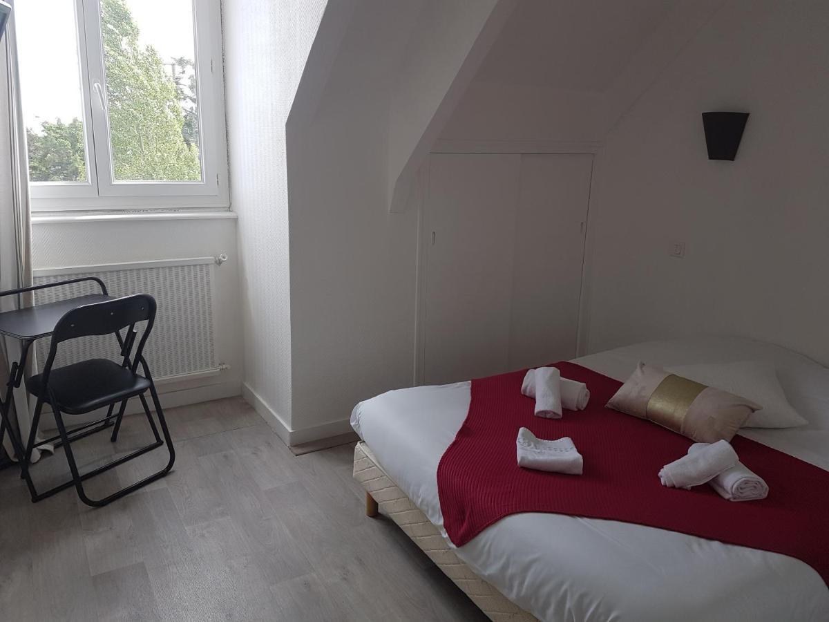 Auberge Le Guinefort Léhon Eksteriør billede